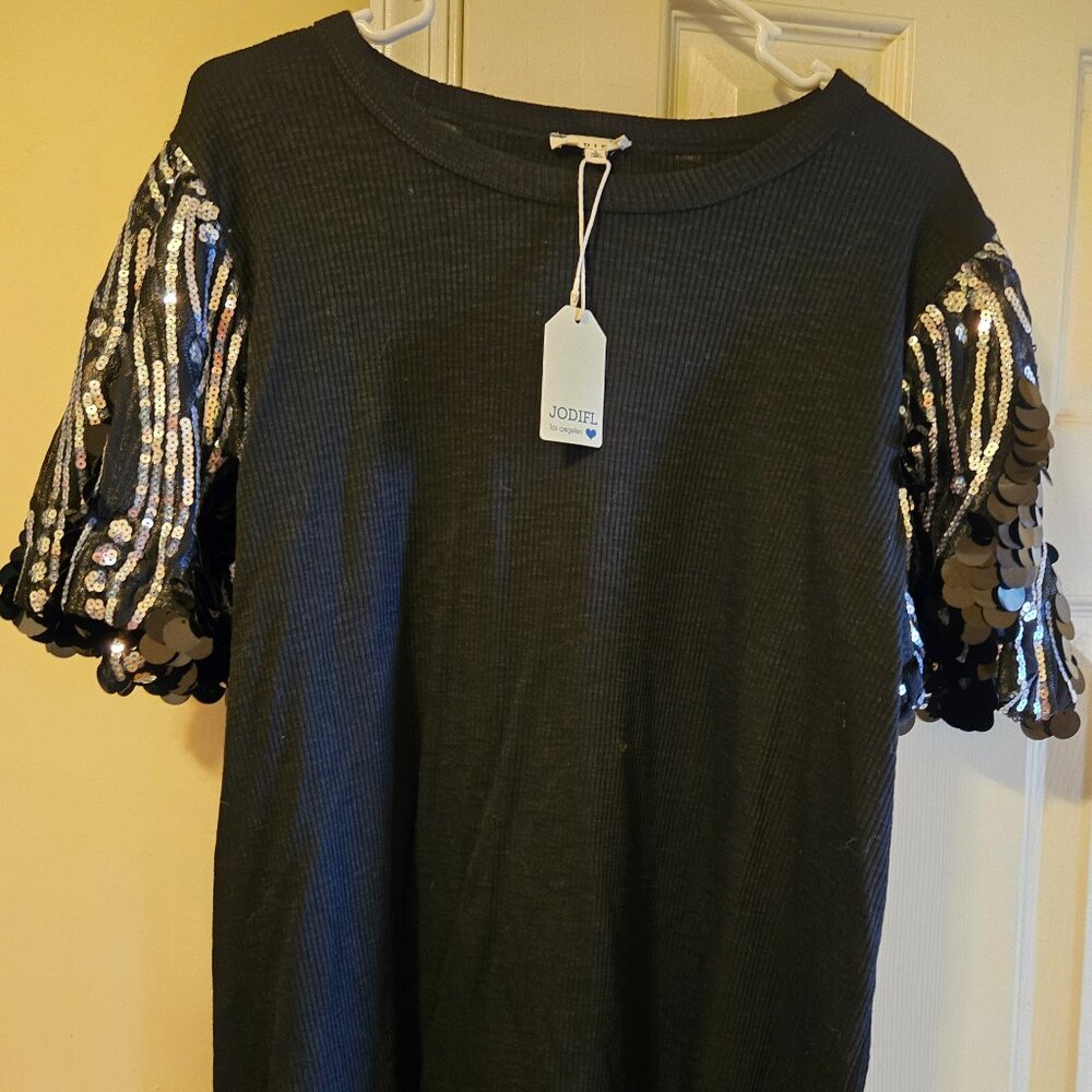 NWT, ribbed cotton knit L black, with sequined sleeves